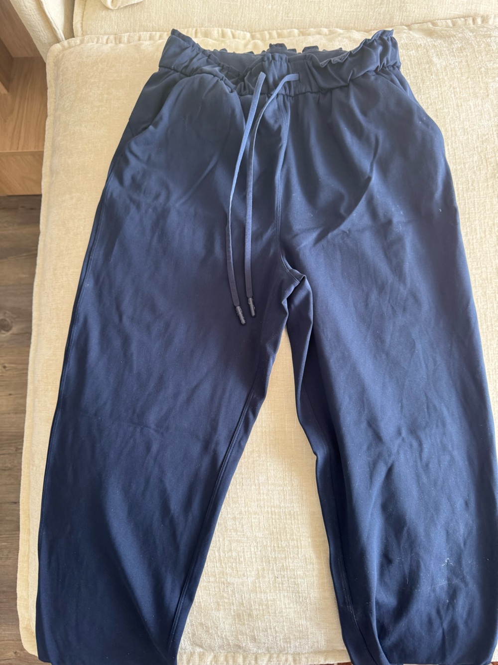 Lululemon women’s Navy Drawstring Casual Pants